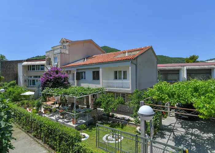 Apartments Elena